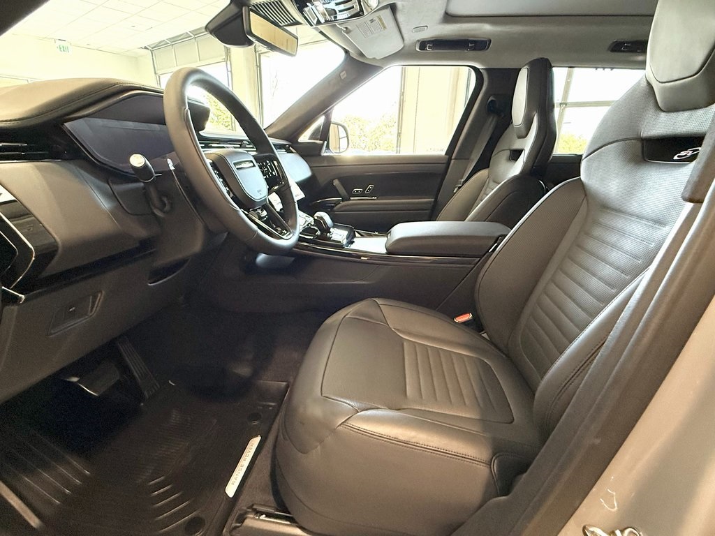 2025 Land Rover Range Rover Sport photo 12