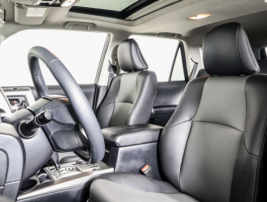 2021 Toyota 4Runner SR5 Premium photo 8