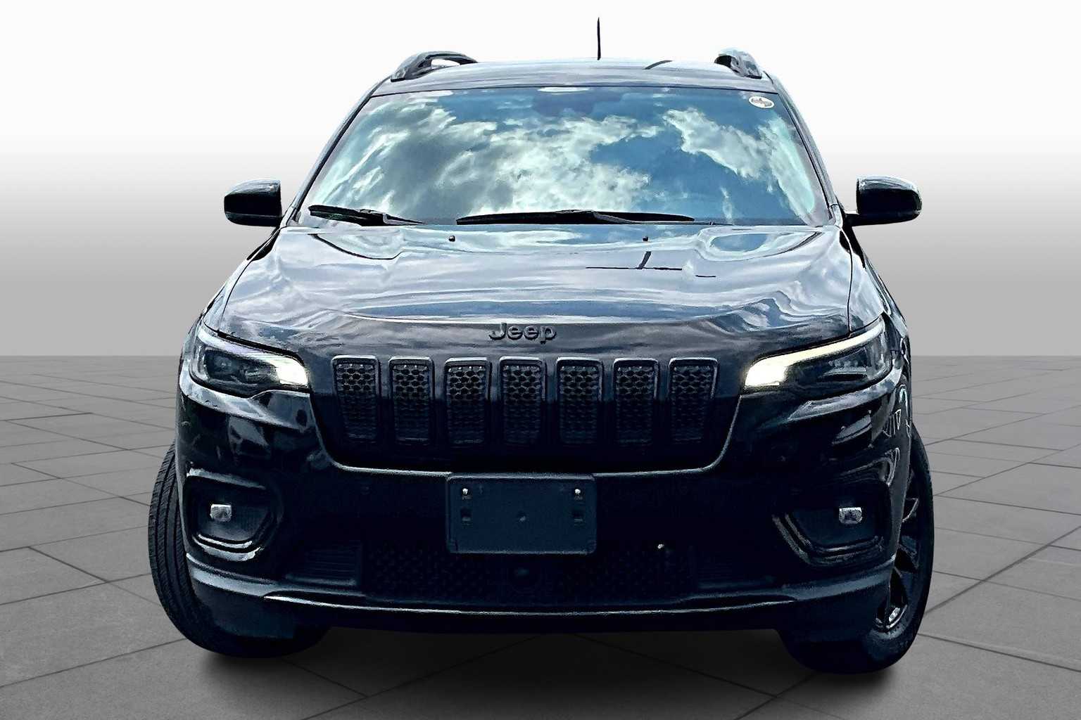 2023 Jeep Cherokee Altitude Lux photo 3