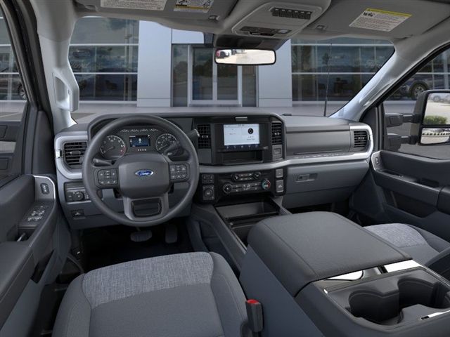 2026 Ford F-350 XLT photo 9