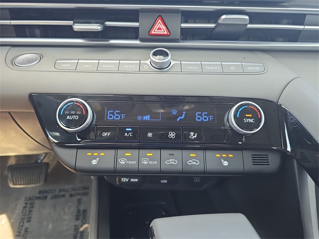 2025 Hyundai Elantra SEL Convenience photo 18