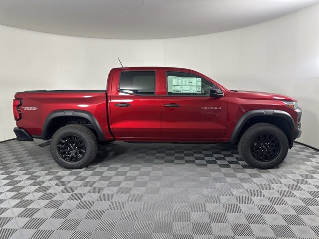 2026 Chevrolet Colorado Trail Boss photo 2