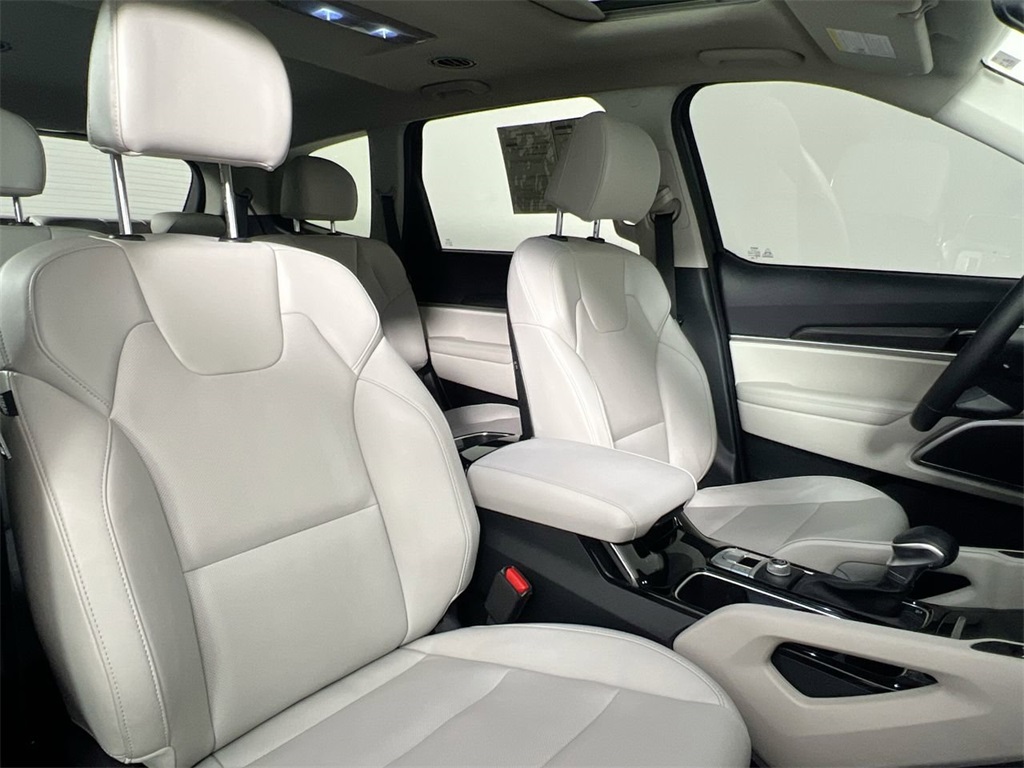 2025 Kia Telluride S photo 30
