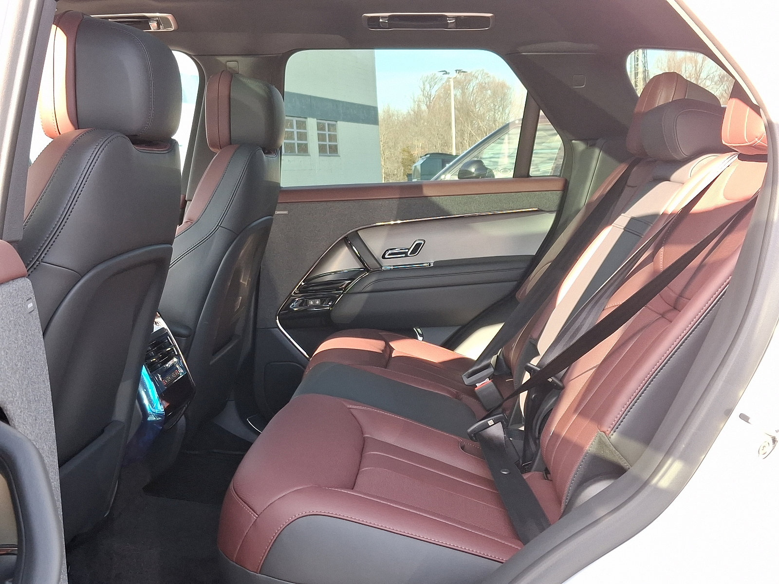 2025 Land Rover Range Rover Sport SE photo 9