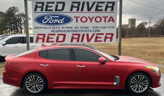 2019 Kia Stinger Premium's photo