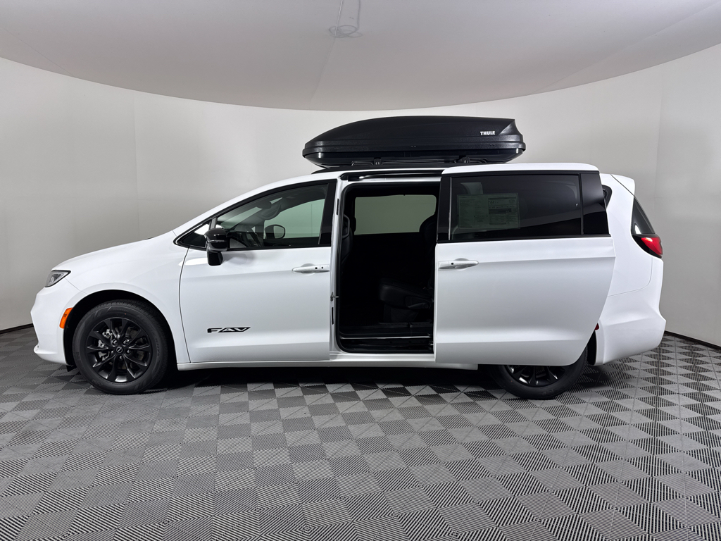 2025 Chrysler Pacifica photo 4