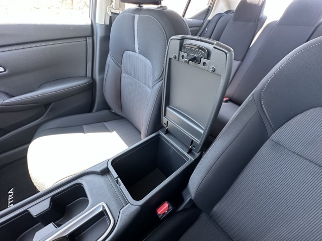 2025 Nissan Sentra SV photo 18
