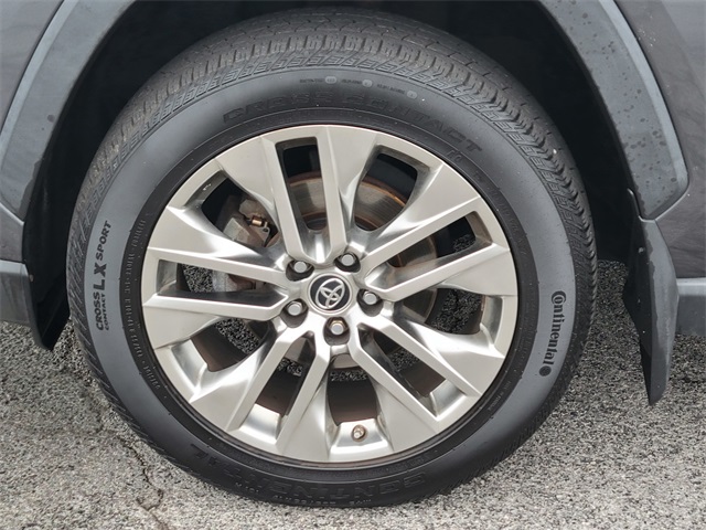 2019 Toyota RAV4 XLE Premium photo 6