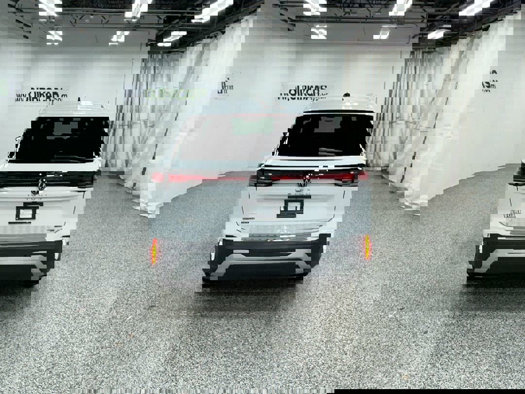 2026 Volkswagen Tiguan SE photo 3