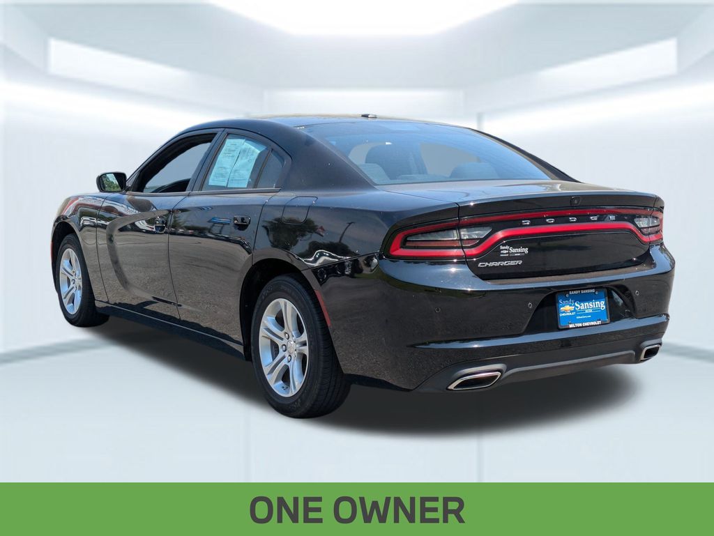 2022 Dodge Charger SXT photo 2