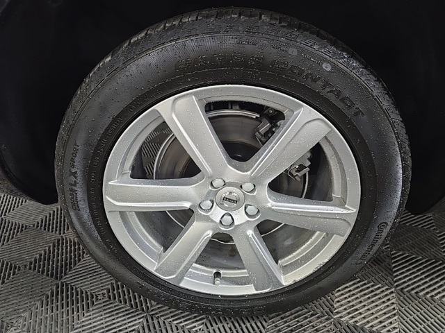 2023 Volvo XC90 B5 Core photo 12