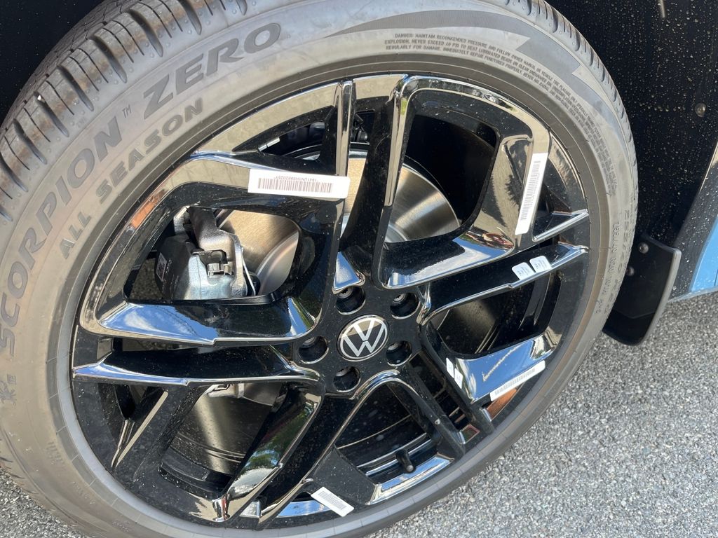 2025 Volkswagen Tiguan SE R-Line Black photo 2