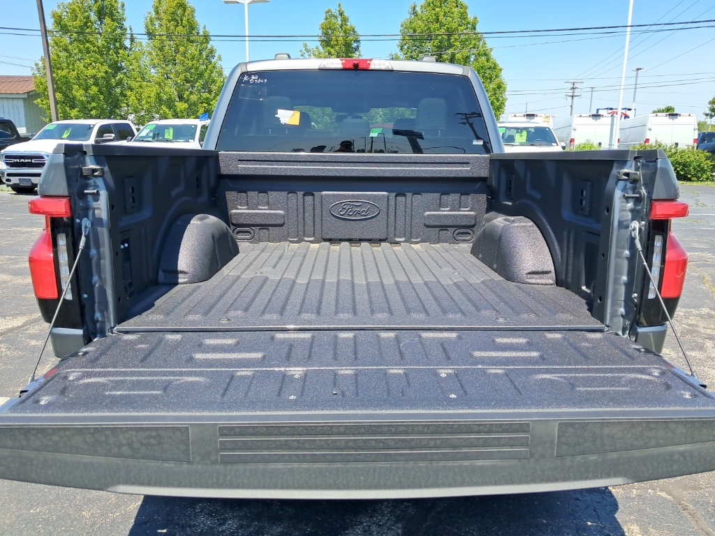 2025 Ford F-150 Lightning photo 22