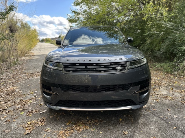 2025 Land Rover Range Rover Sport SE photo 2