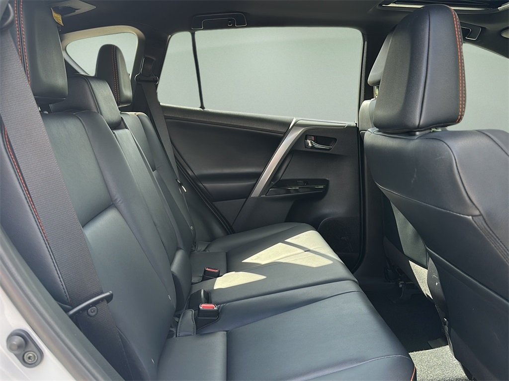 2017 Toyota RAV4 SE photo 21