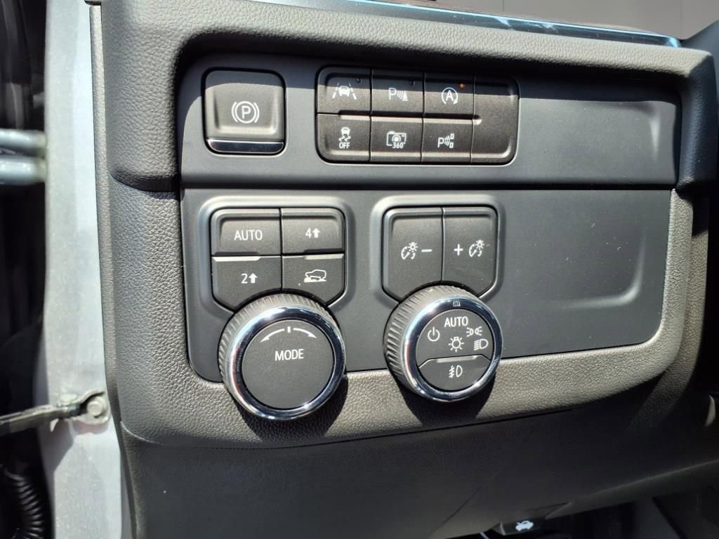 2025 Chevrolet Tahoe Premier photo 17
