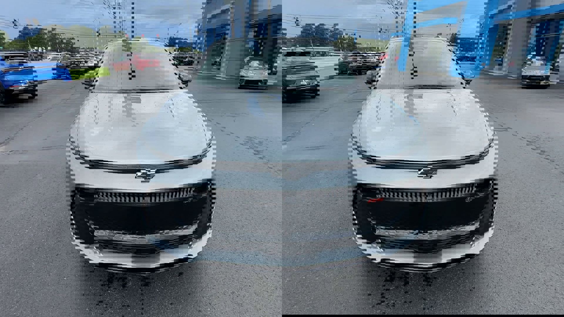 2025 Chevrolet Equinox RS photo 2