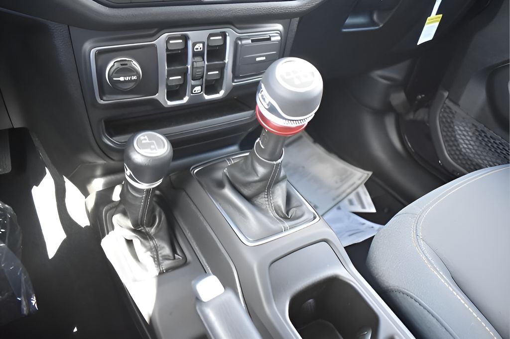 2025 Jeep Wrangler Sport photo 21