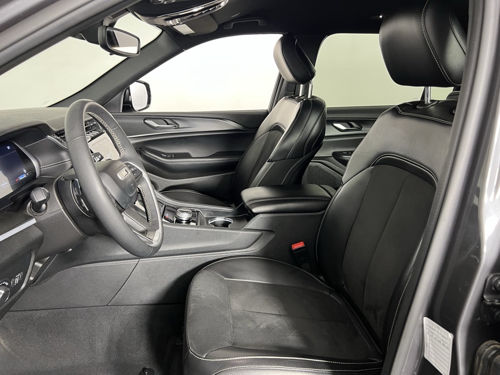 2024 Jeep Grand Cherokee Altitude photo 15