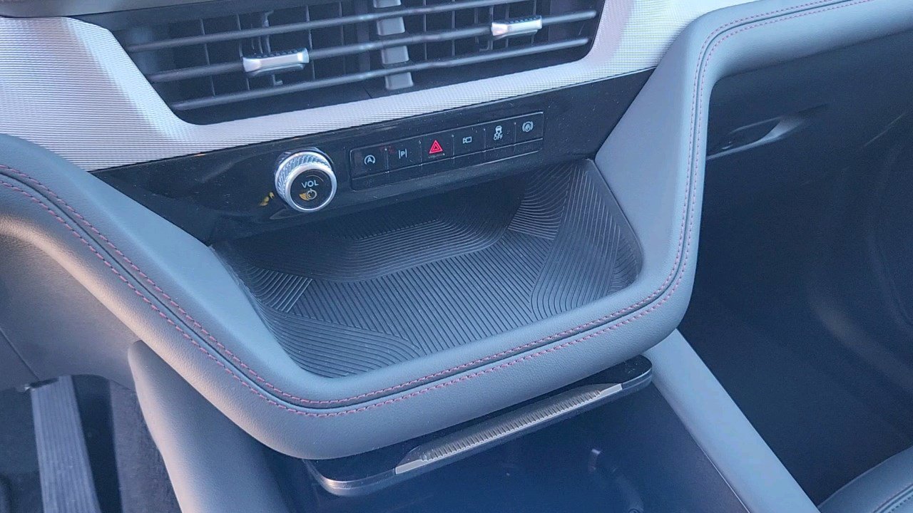 2025 Ford Explorer photo 17