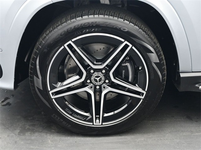 2026 Mercedes Benz GLS 450 4MATIC photo 4