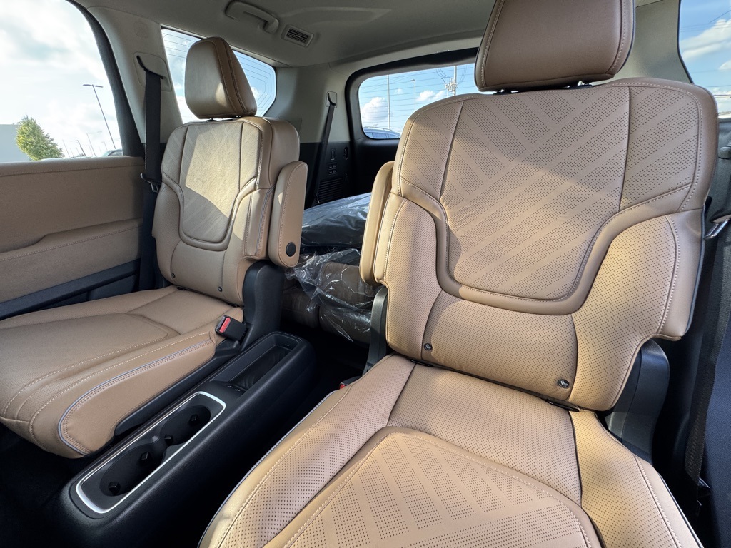 2026 Infiniti QX80 Luxe photo 15