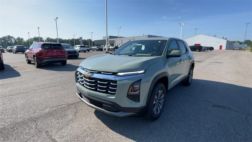 2026 Chevrolet Equinox LT photo 2