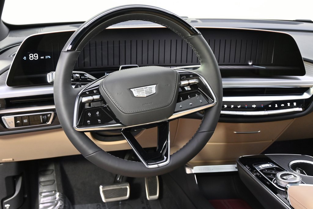 2025 Cadillac Lyriq Luxury photo 12