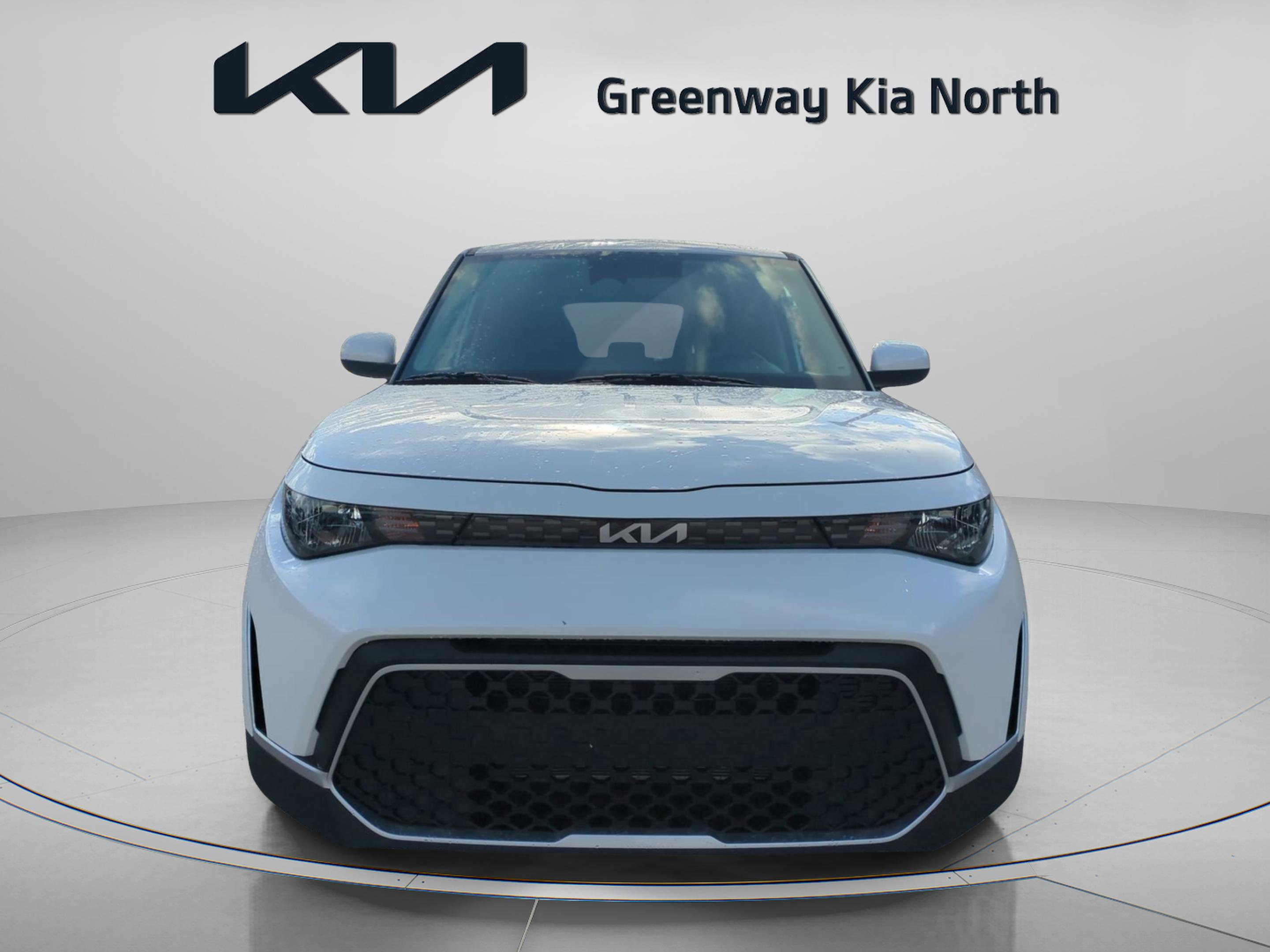 2025 Kia Soul LX photo 2