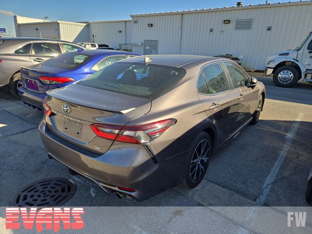 2024 Toyota Camry SE photo 3