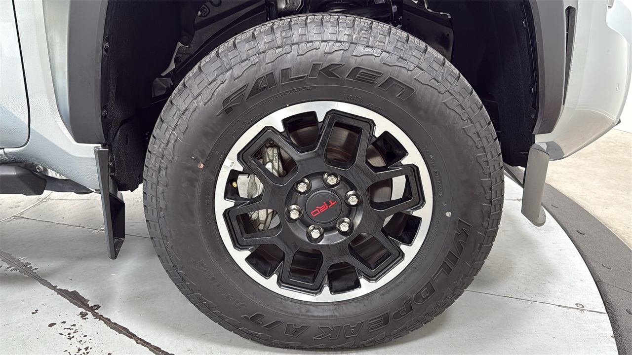 2024 Toyota Tacoma TRD photo 19