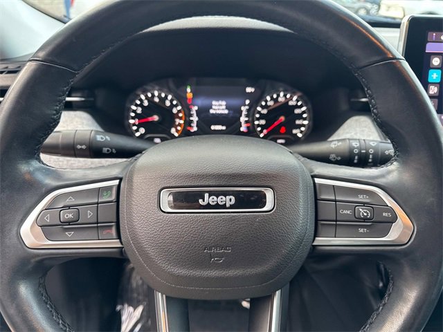 2022 Jeep Compass Latitude Lux photo 18