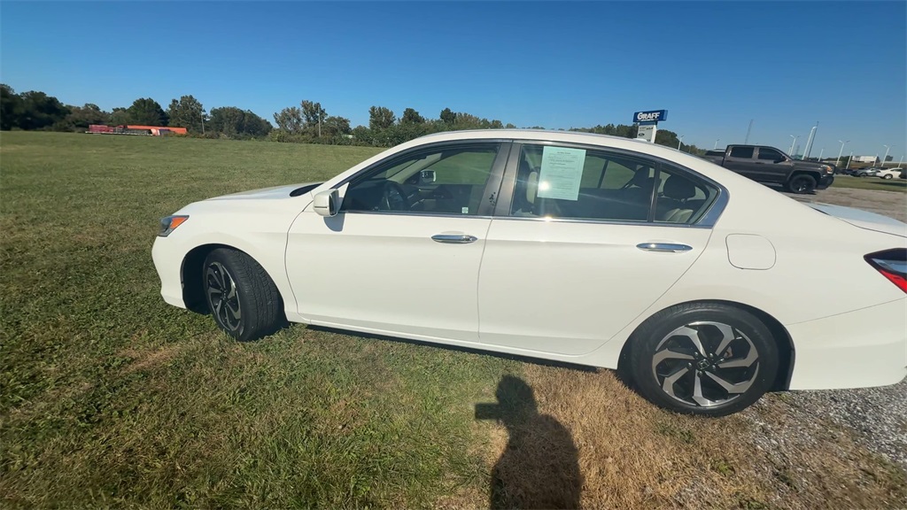 2016 Honda Accord EX-L photo 4