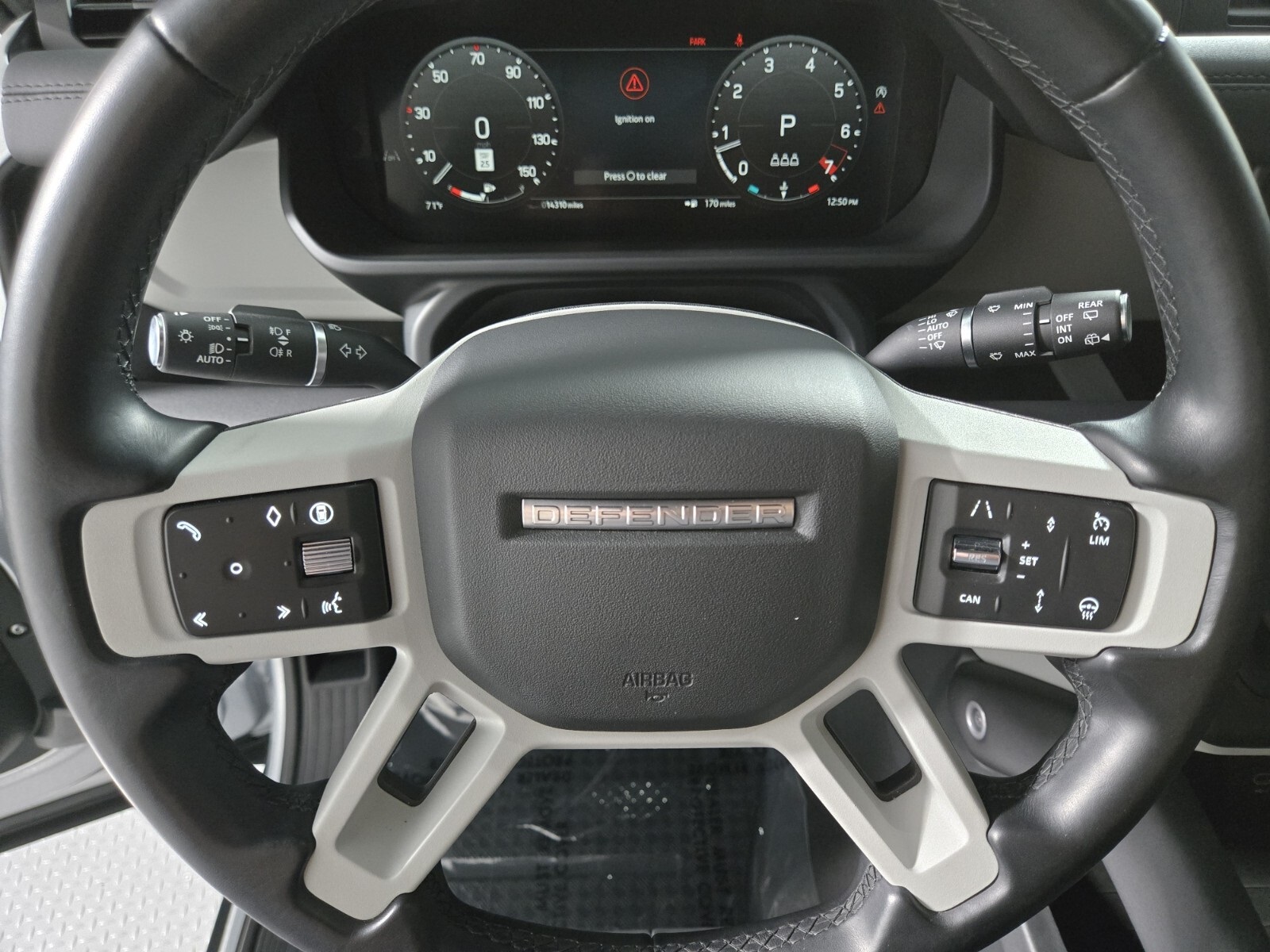 2024 Land Rover Defender 110 S photo 21