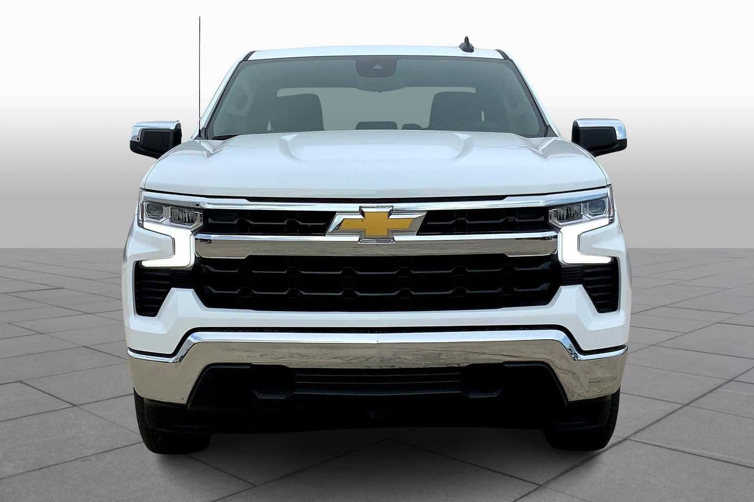 2025 Chevrolet Silverado 1500 LT photo 2