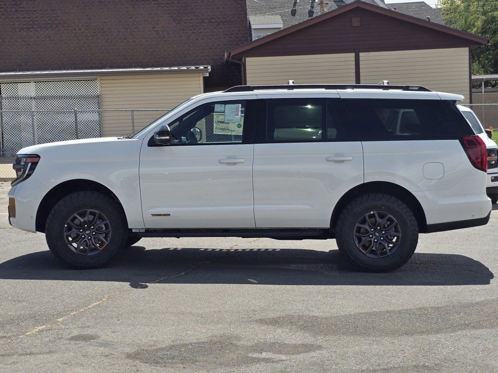 2025 Ford Expedition photo 12