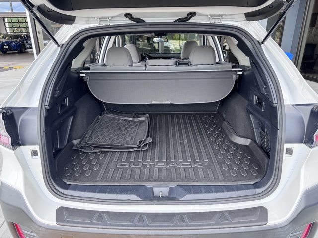 2020 Subaru Outback Premium photo 15