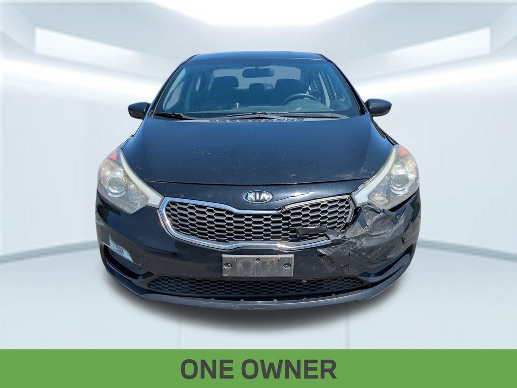 2016 Kia Forte LX photo 2