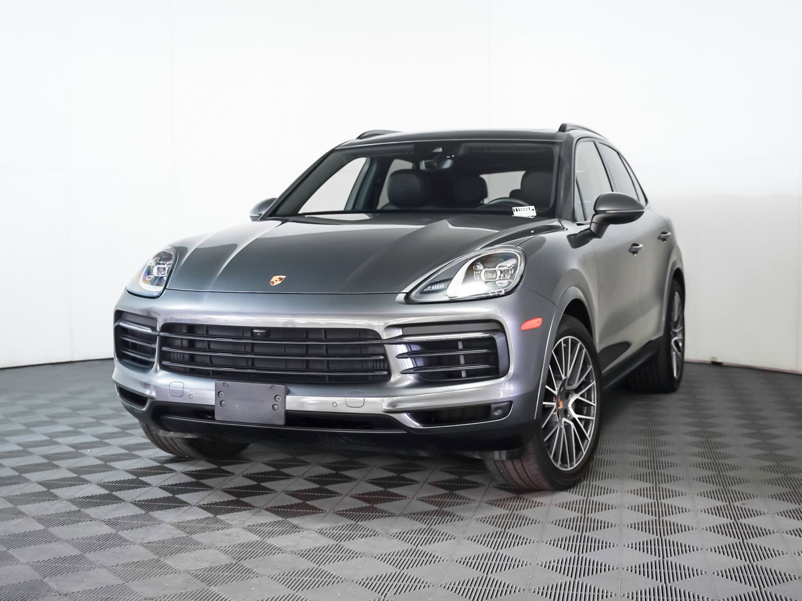 2023 Porsche Cayenne S's photo