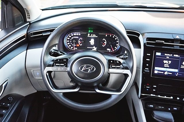 Used 2024 Gray Hyundai SEL image 19