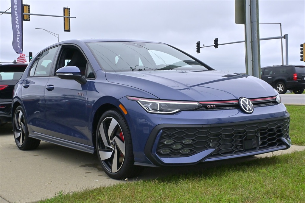 2025 Volkswagen Golf GTI S's photo