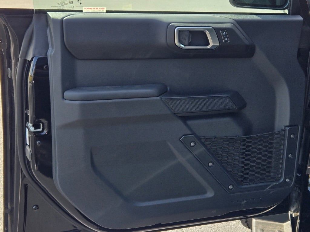 2025 Ford Bronco Outer Banks photo 16