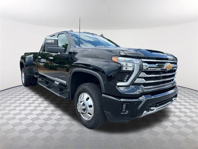 2025 Chevrolet Silverado 3500HD High Country photo 3