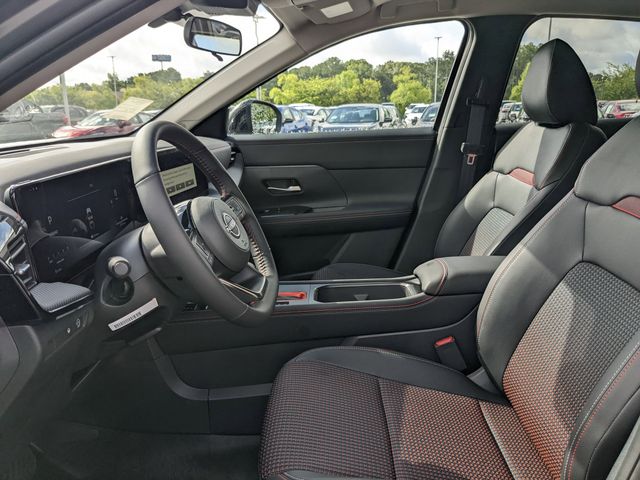 2025 Nissan Kicks SR photo 14