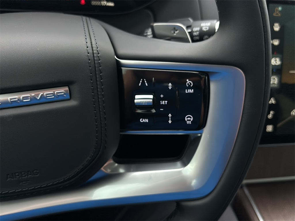 2025 Land Rover Range Rover SE photo 21