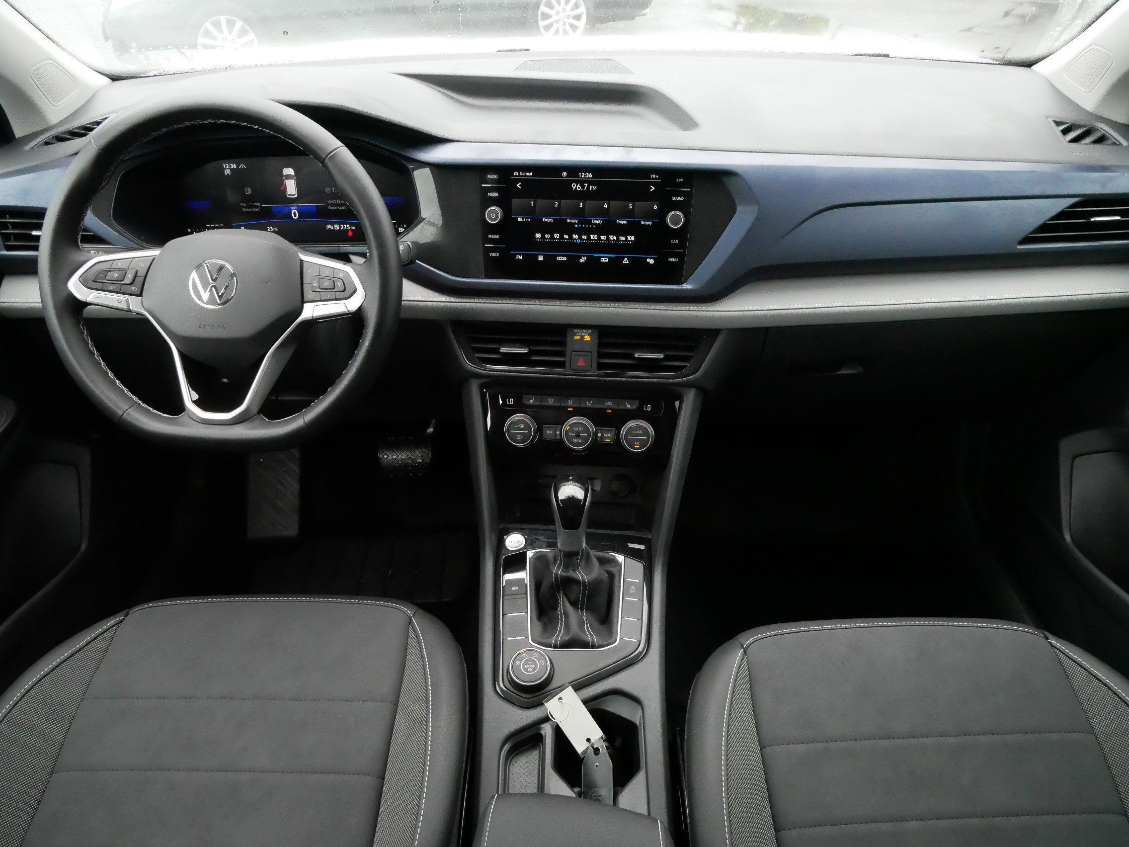2024 Volkswagen Taos SE photo 10