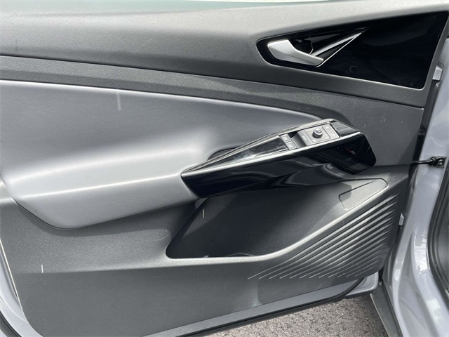 2022 Volkswagen ID.4 Pro photo 9