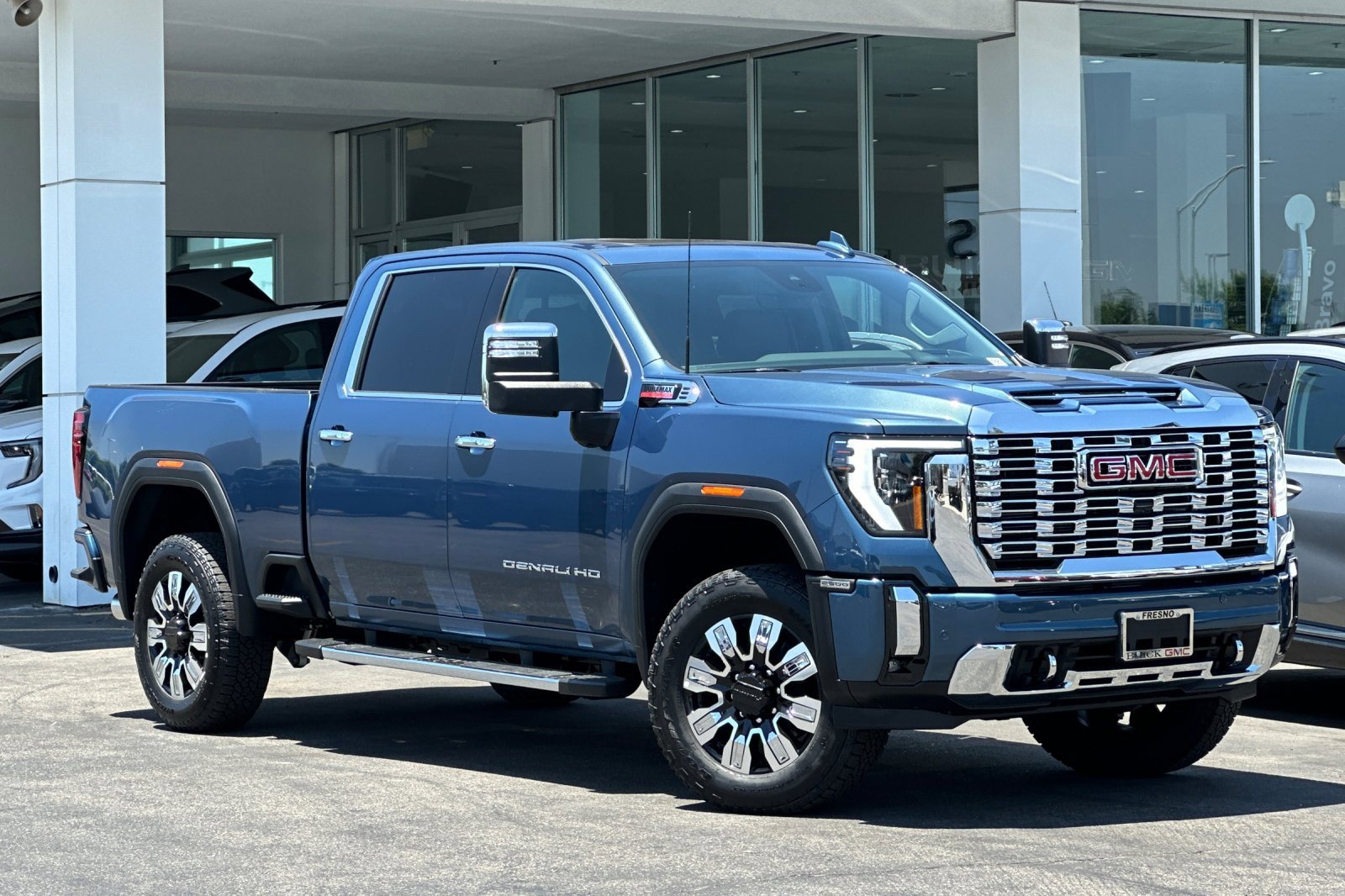2025 Gmc Sierra 2500 HD Denali photo 2