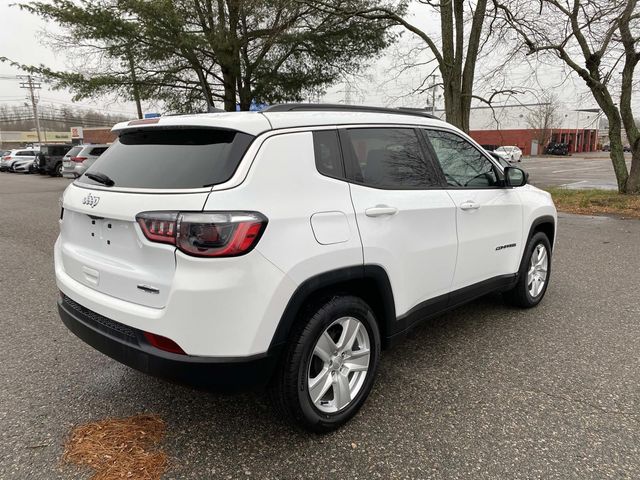 2022 Jeep Compass Latitude photo 3