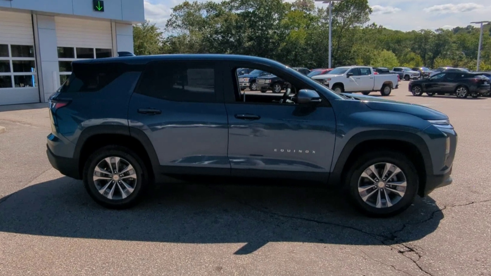 2026 Chevrolet Equinox LT photo 32